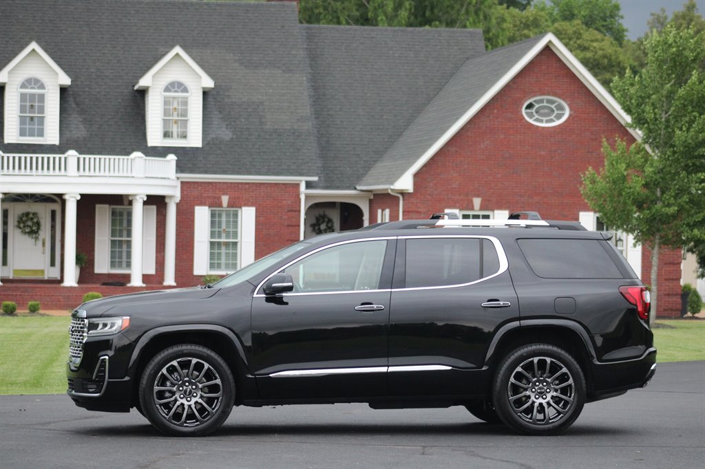 2022 GMC Acadia Denali photo