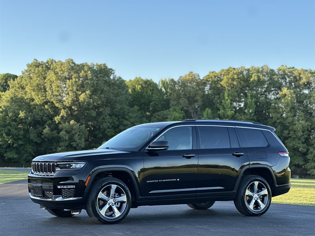 2021 Jeep Cherokee - $31,995