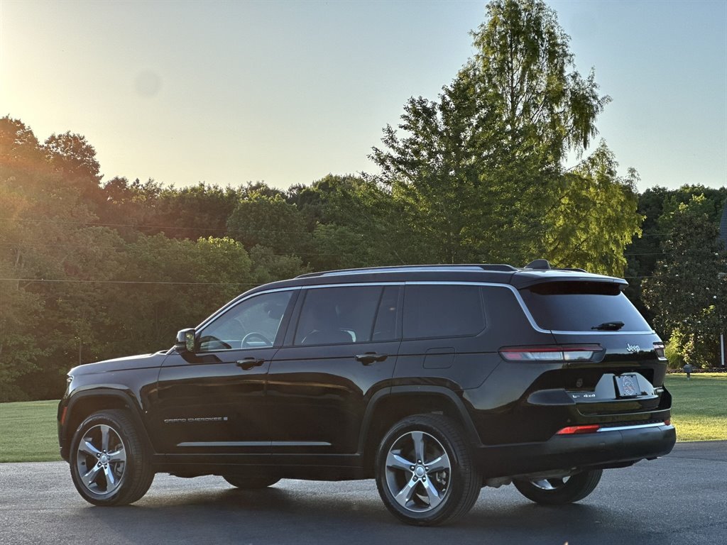 2021 Jeep Cherokee - $31,995
