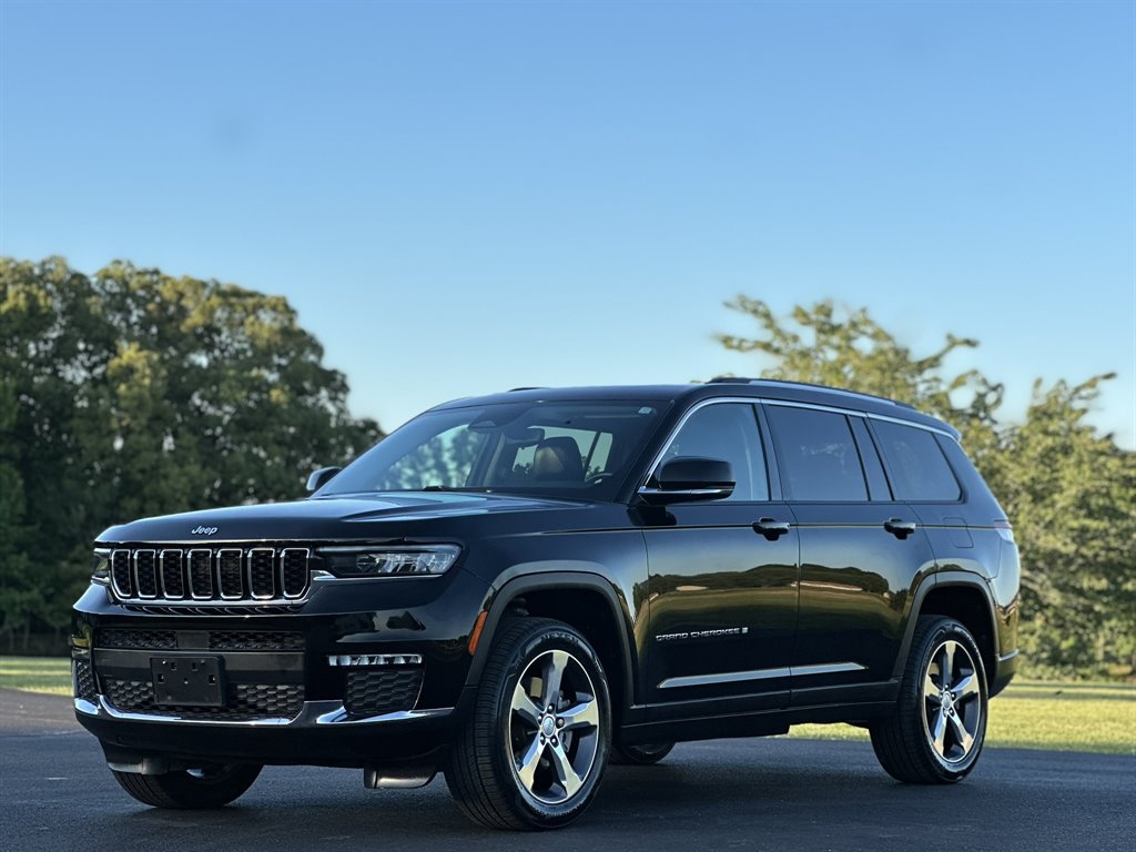 2021 Jeep Cherokee - $31,995