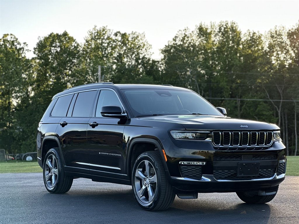 2021 Jeep Cherokee - $31,995