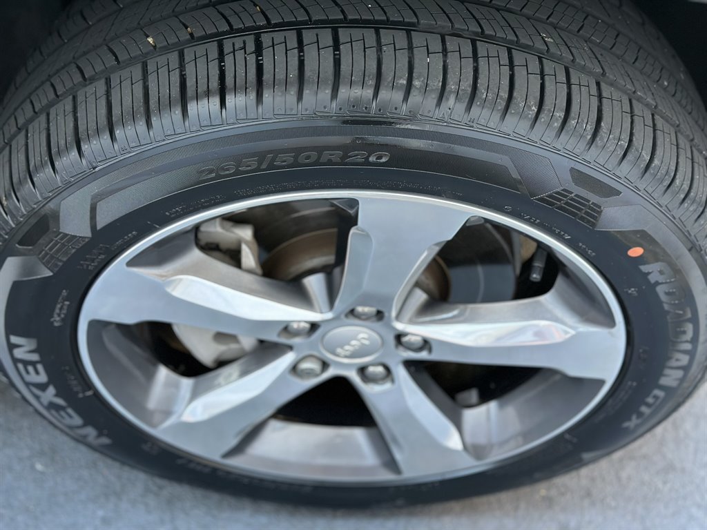 2021 Jeep Cherokee - $31,995