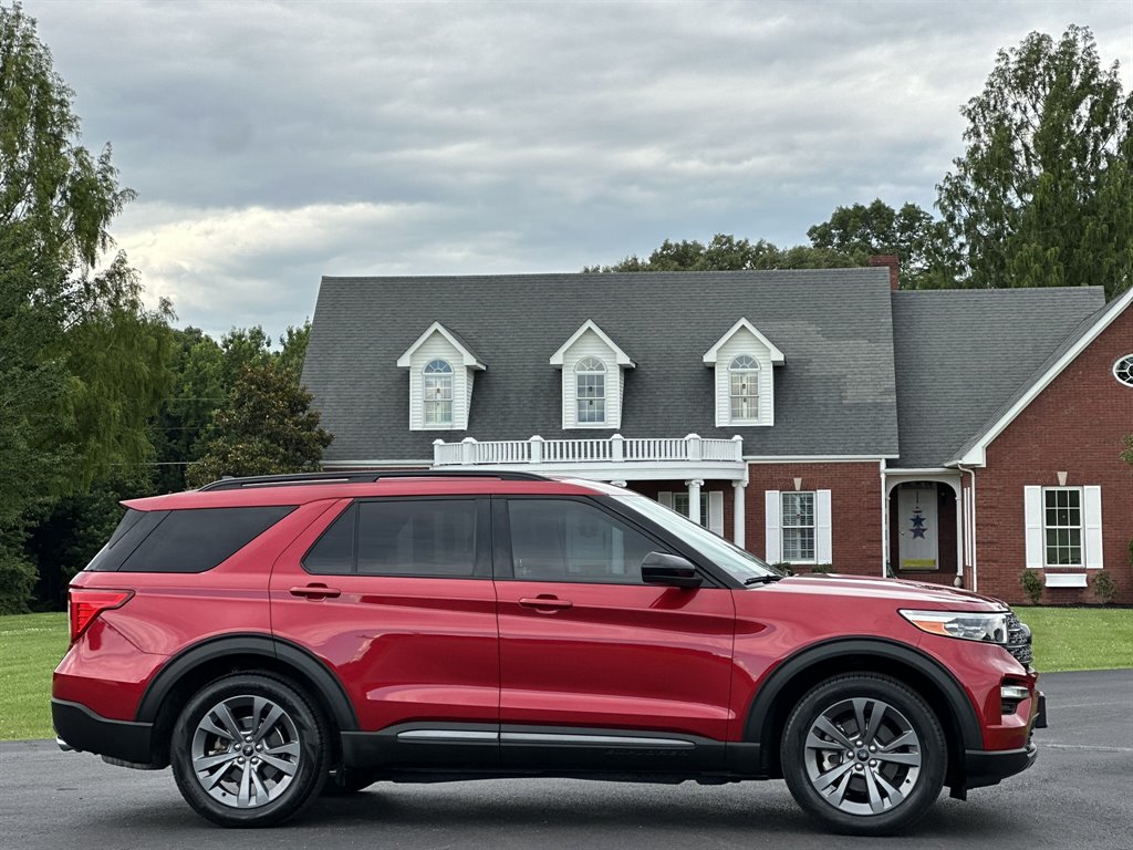 2022 Ford Explorer - $29,995