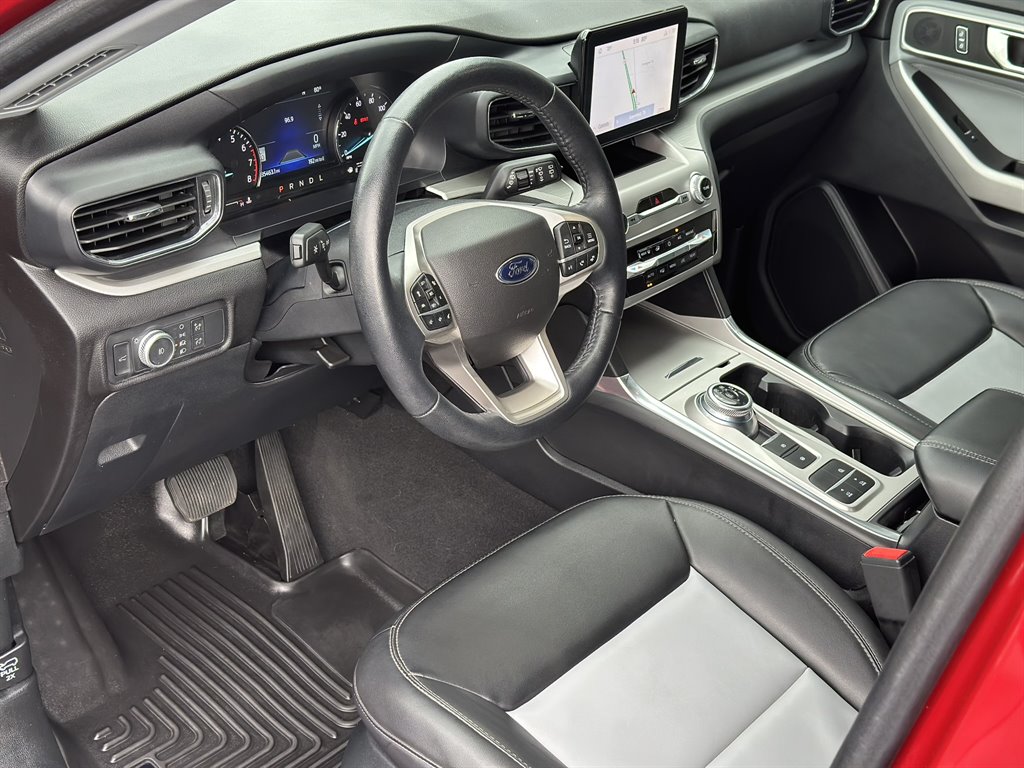 2022 Ford Explorer - $29,995