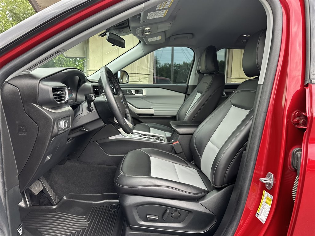 2022 Ford Explorer - $29,995