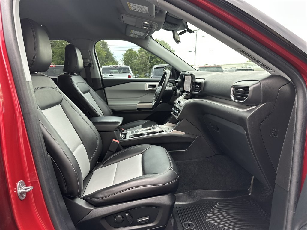 2022 Ford Explorer - $29,995
