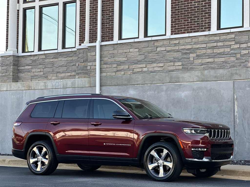 2021 Jeep Cherokee - $28,995