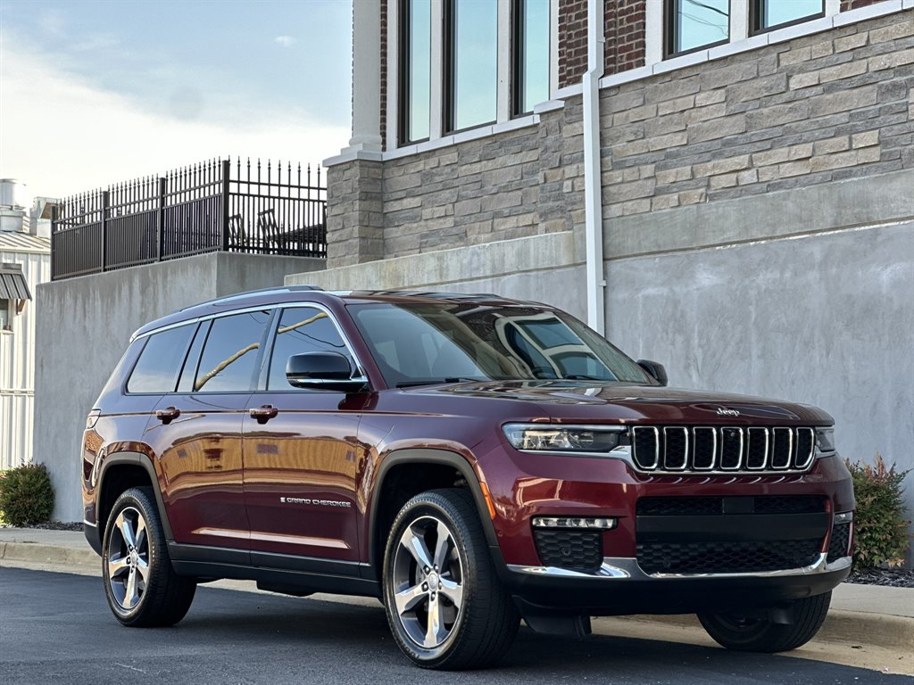 2021 Jeep Cherokee - $28,995