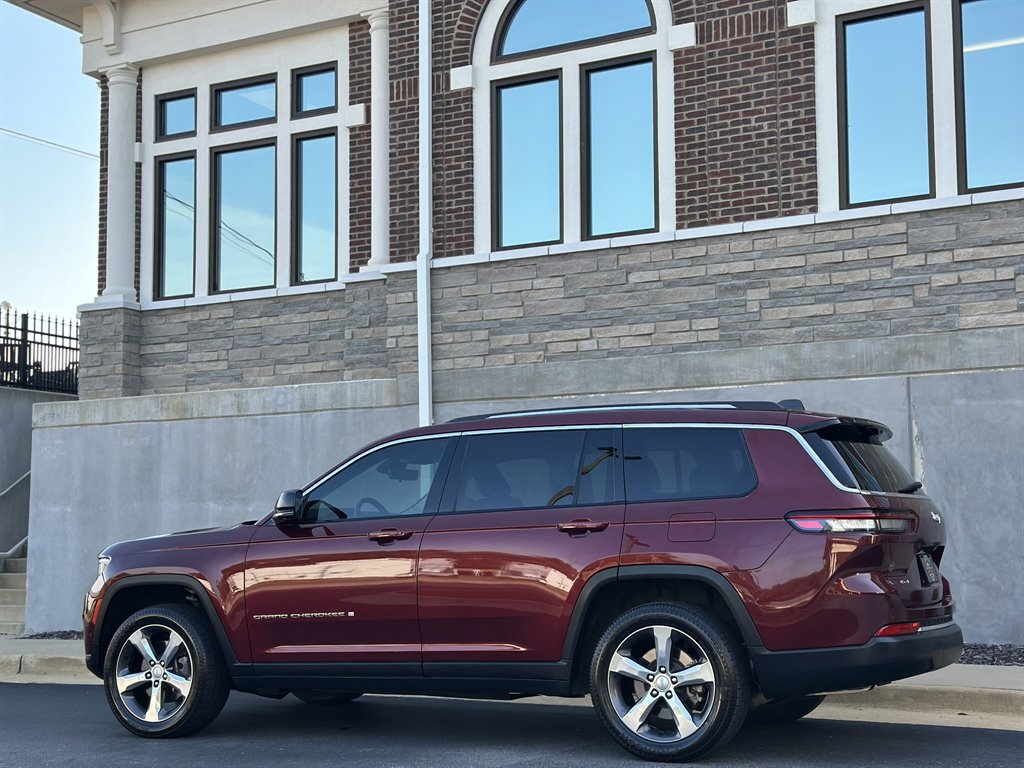 2021 Jeep Cherokee - $28,995