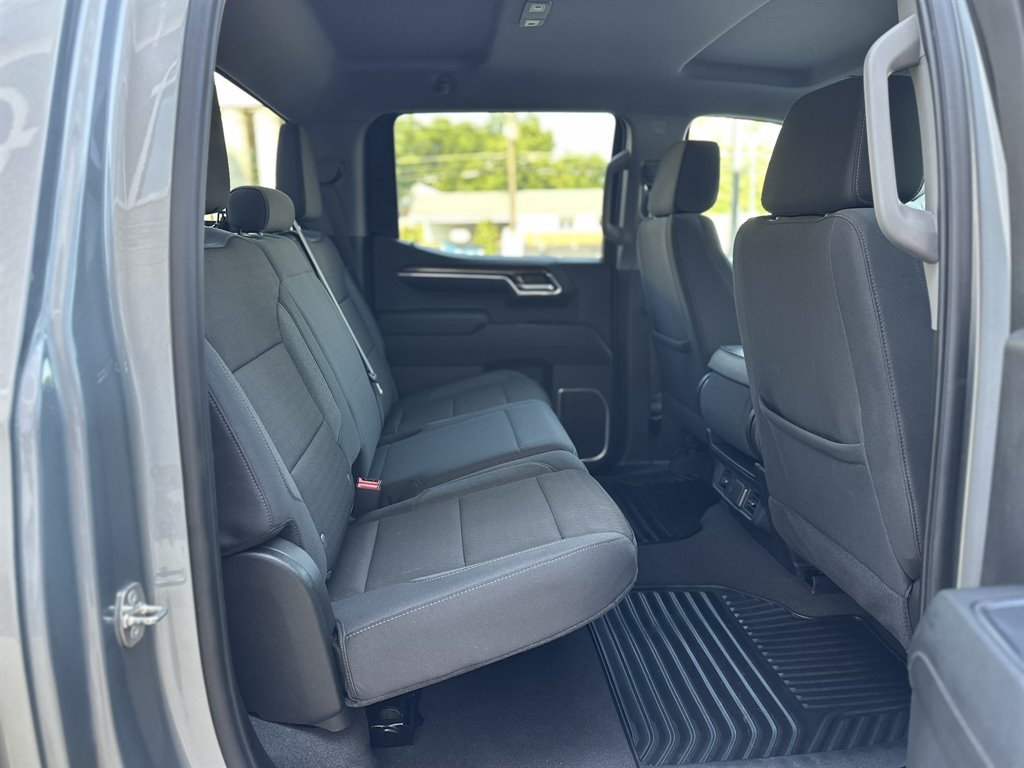 2024 Chevrolet Silverado 1500 - $37,995