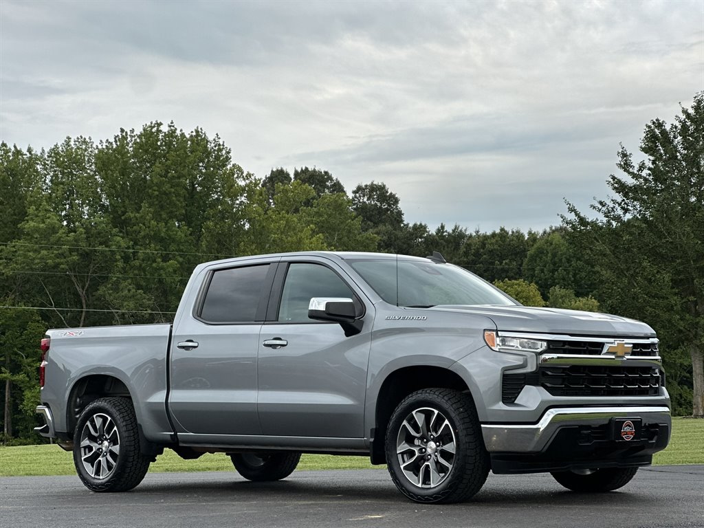 2024 Chevrolet Silverado 1500 - $37,995