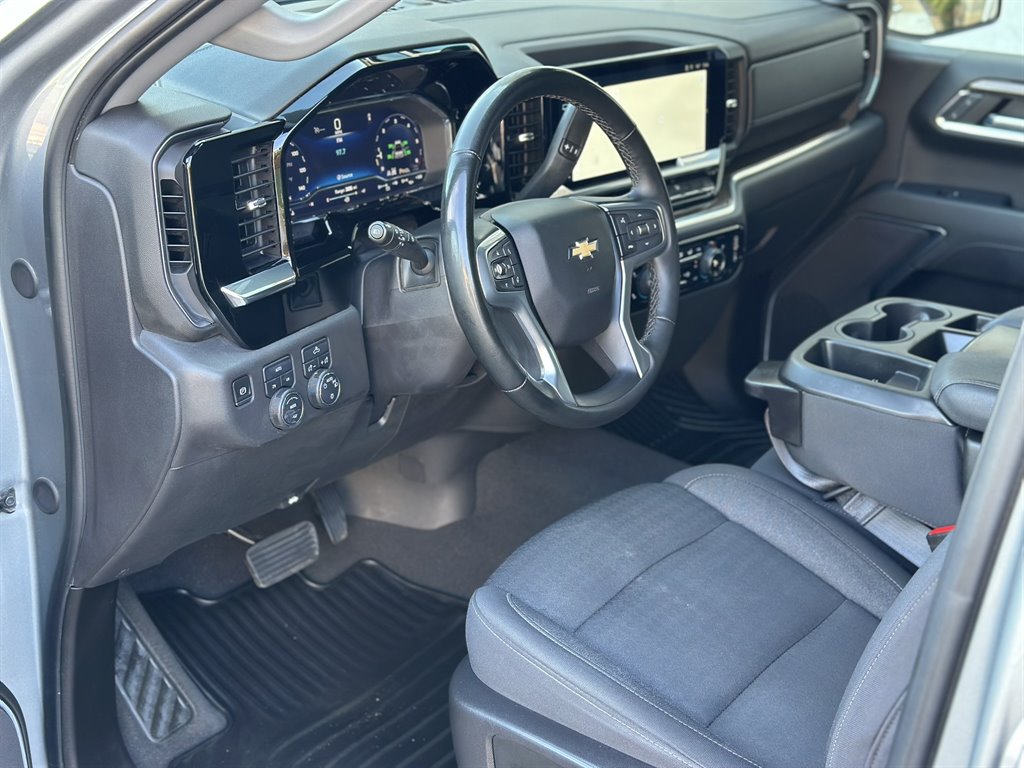 2024 Chevrolet Silverado 1500 - $37,995