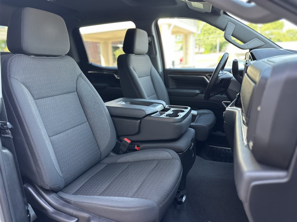 2024 Chevrolet Silverado 1500 - $37,995