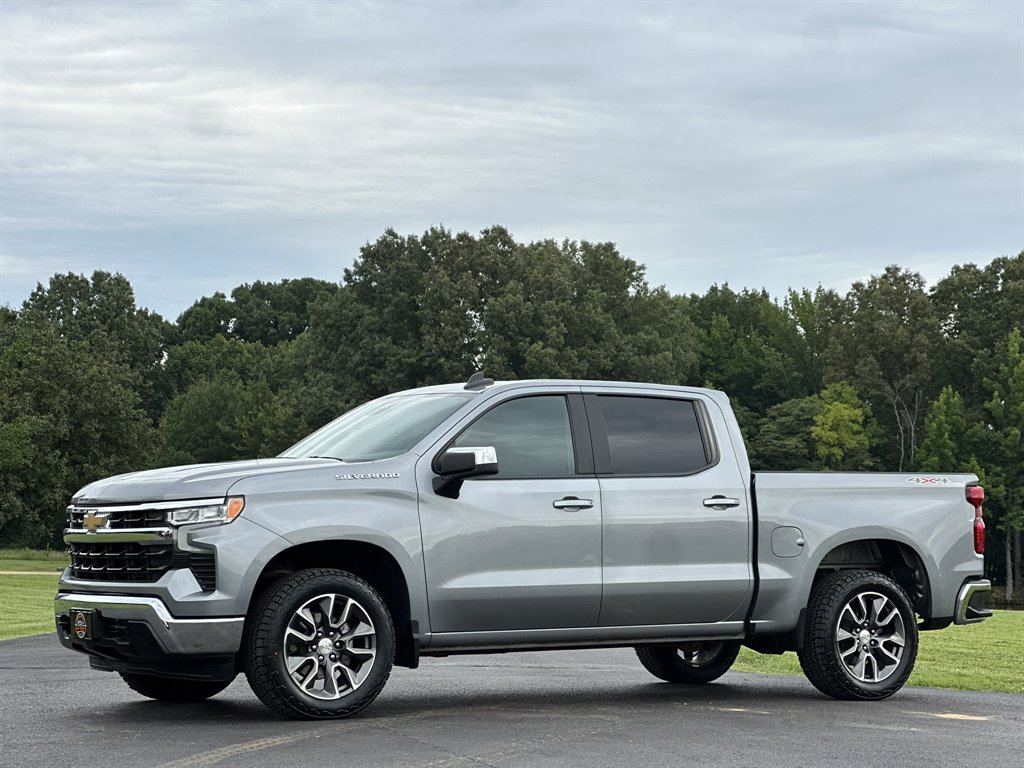 2024 Chevrolet Silverado 1500 - $37,995