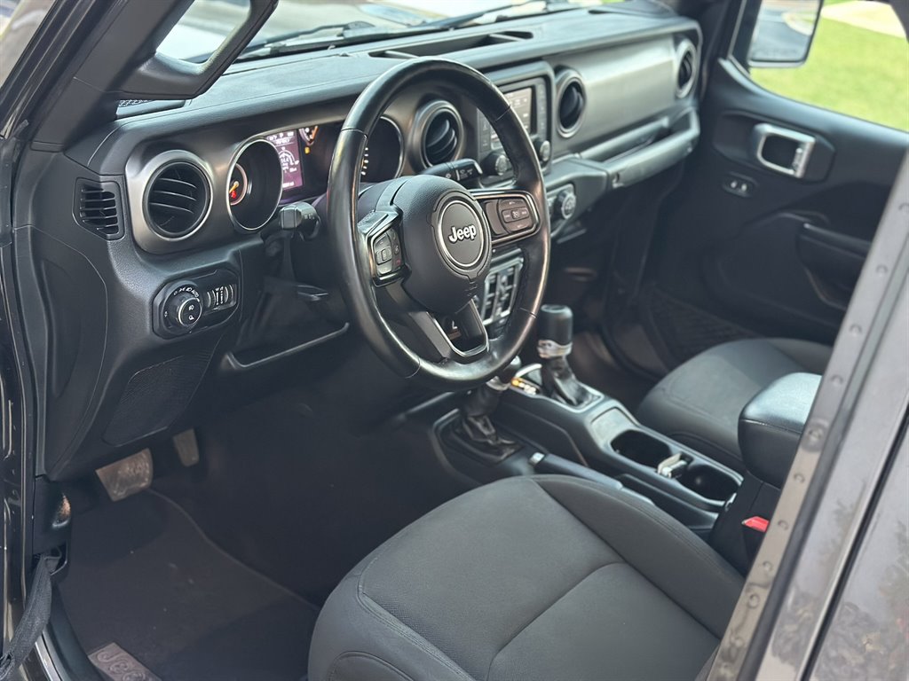 2020 Jeep Gladiator - $25,995