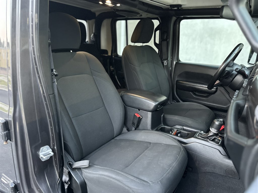 2020 Jeep Gladiator - $25,995