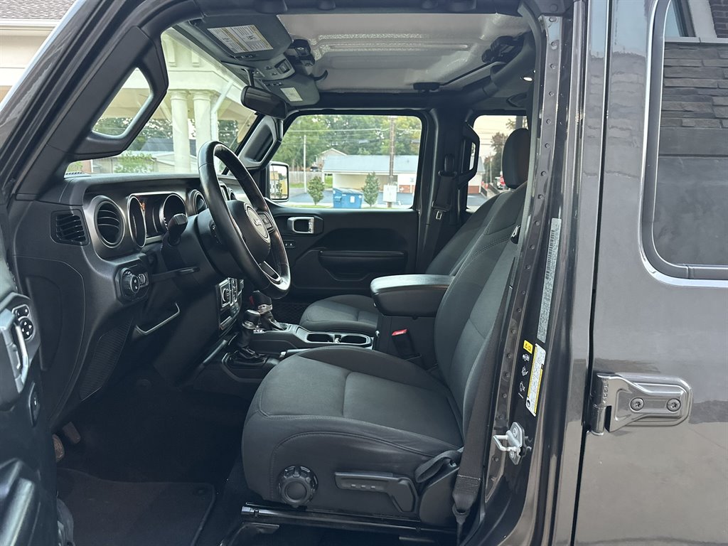 2020 Jeep Gladiator - $25,995