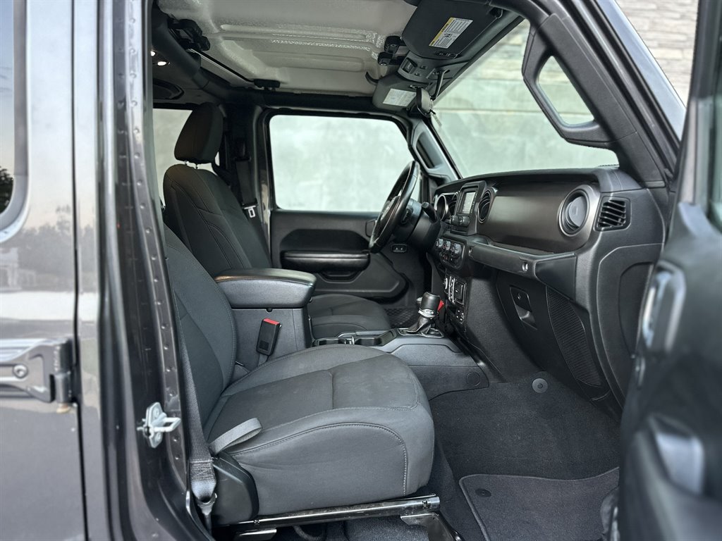 2020 Jeep Gladiator - $25,995