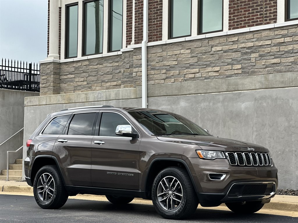 2017 Jeep Cherokee - $18,995