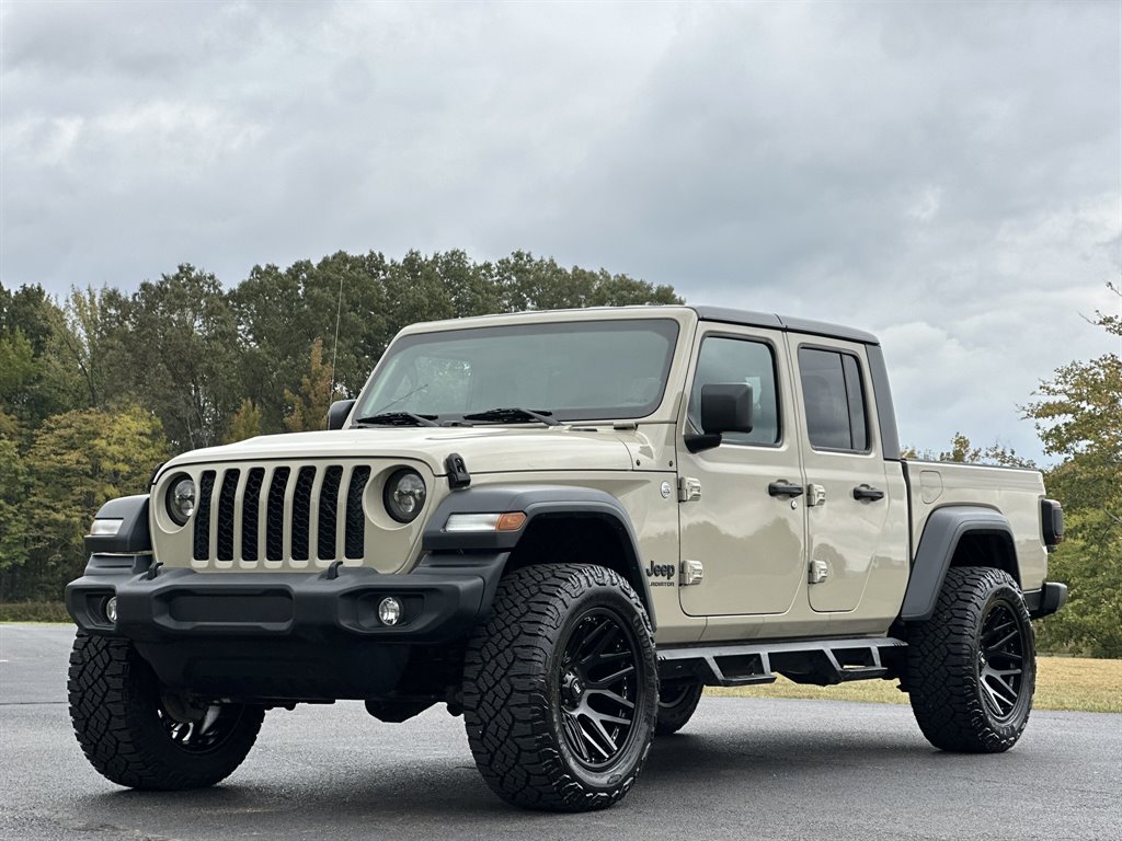 2020 Jeep Gladiator - $27,995
