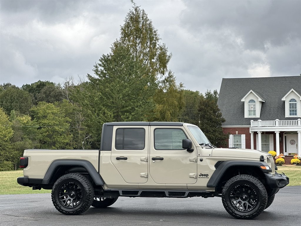 2020 Jeep Gladiator - $27,995