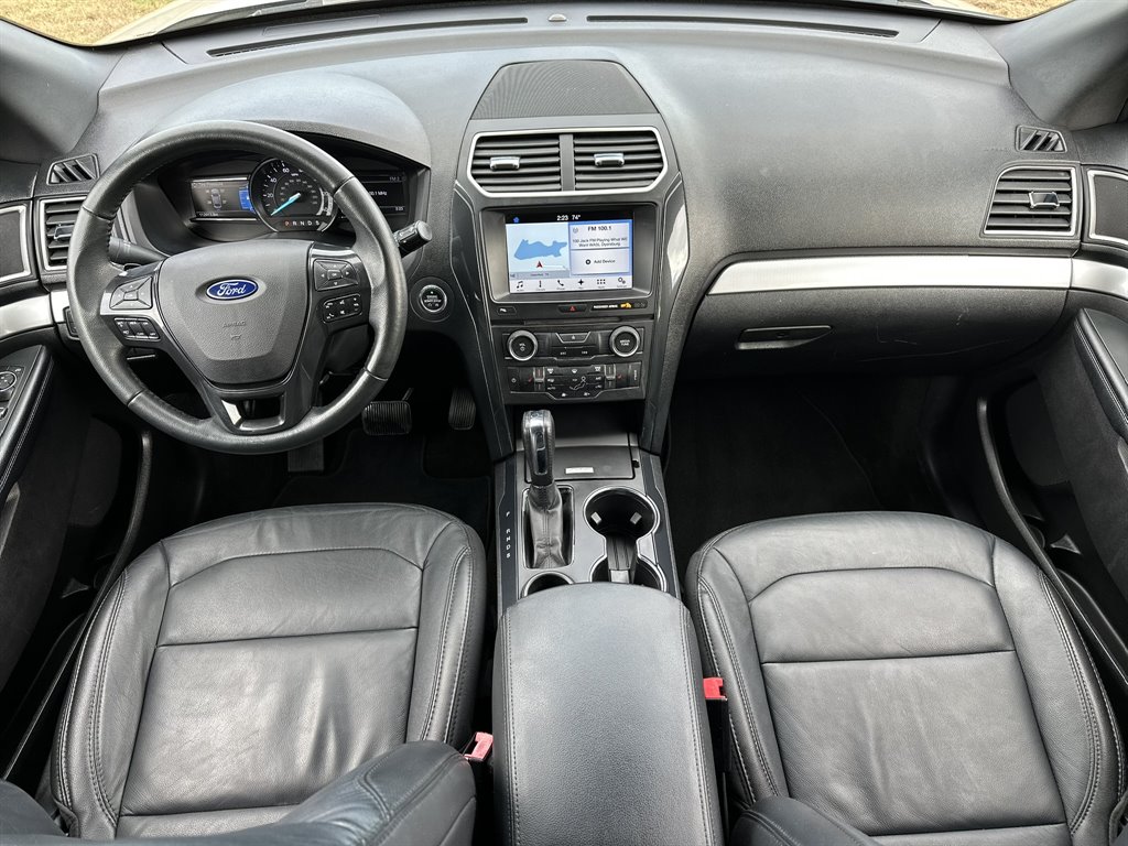 2017 Ford Explorer - $13,995