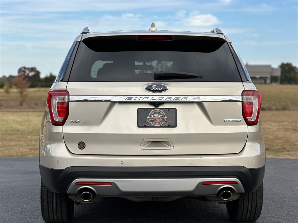 2017 Ford Explorer - $13,995
