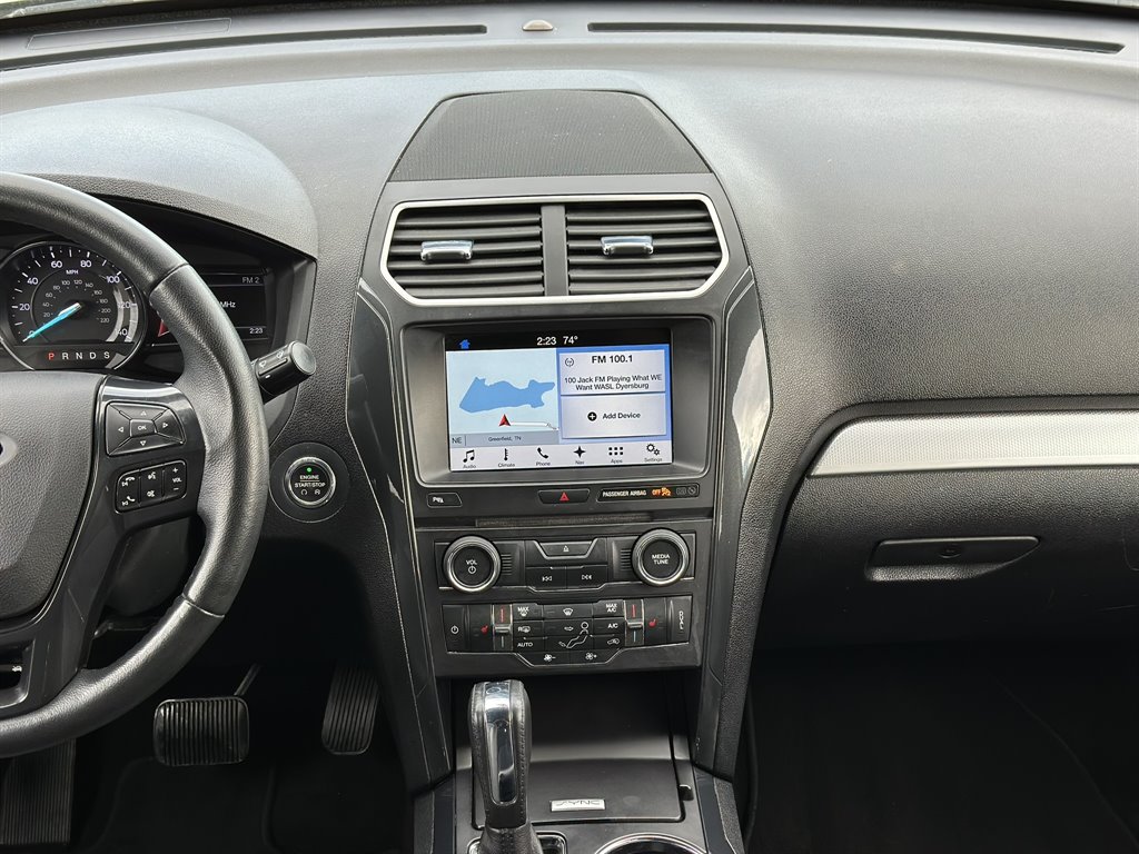 2017 Ford Explorer - $13,995