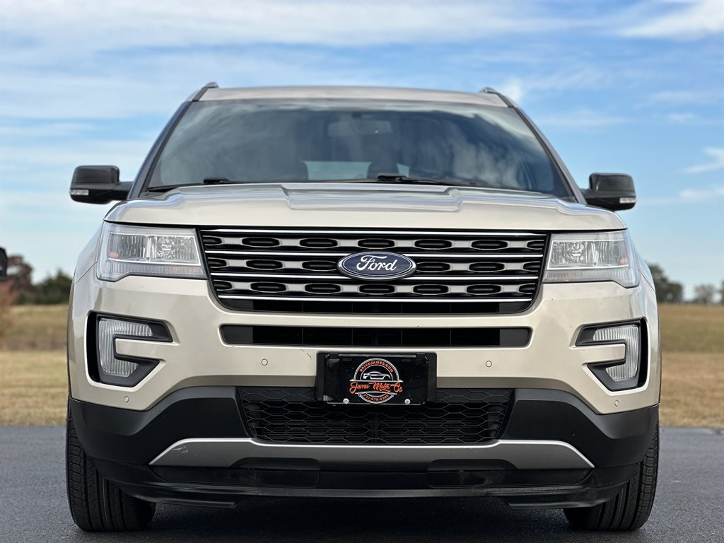 2017 Ford Explorer - $13,995