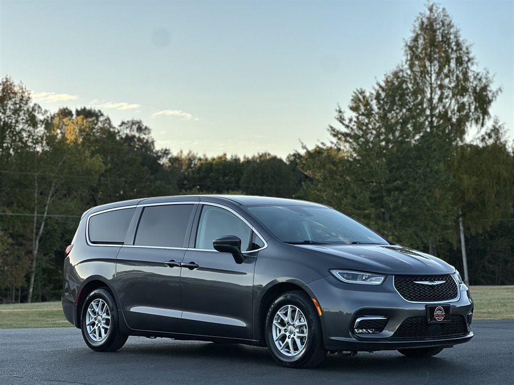 2023 Chrysler Pacifica - $20,995