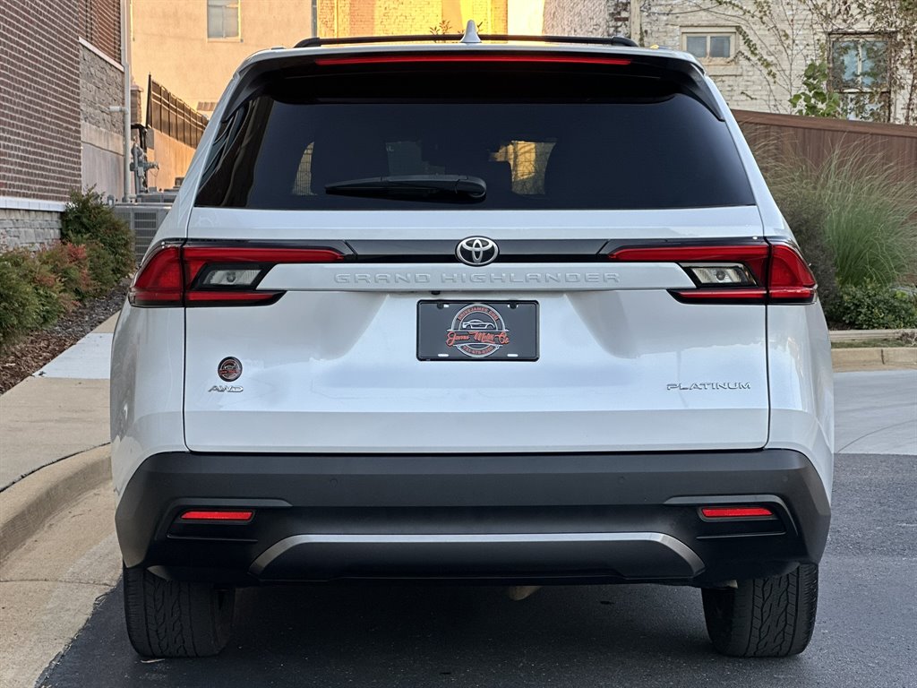 2024 Toyota Highlander - $47,995