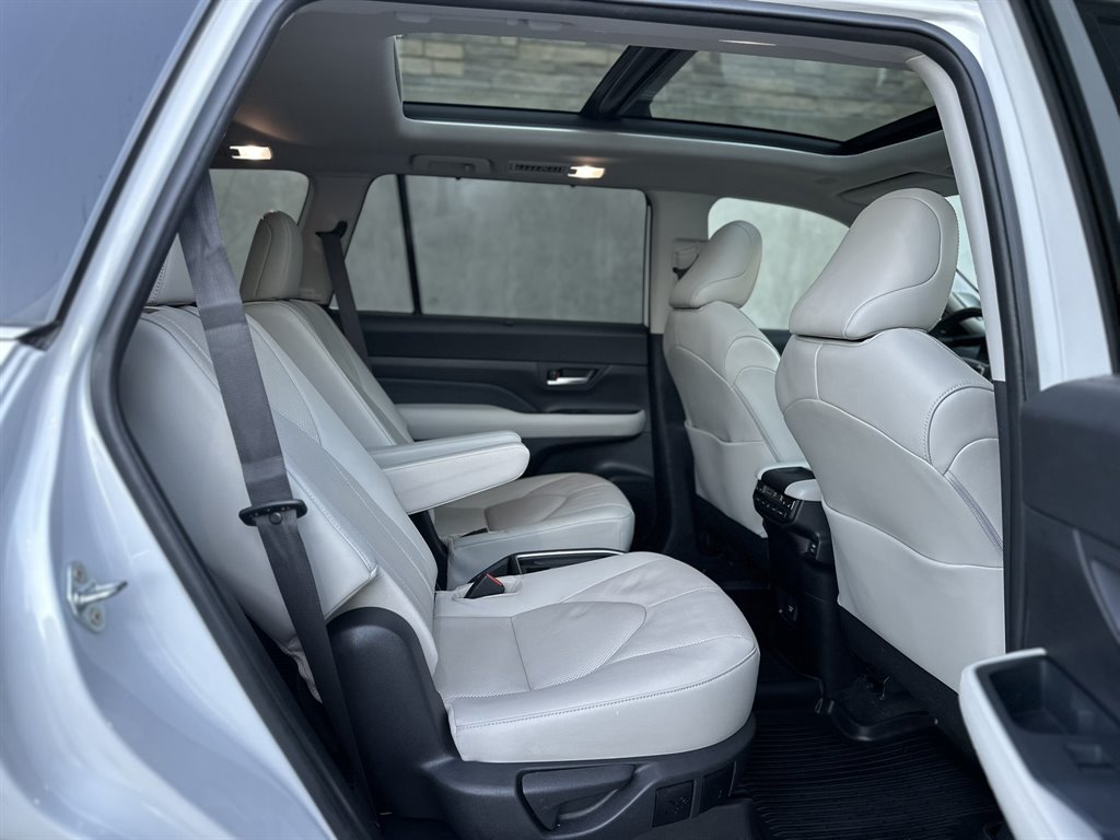 2024 Toyota Highlander - $47,995