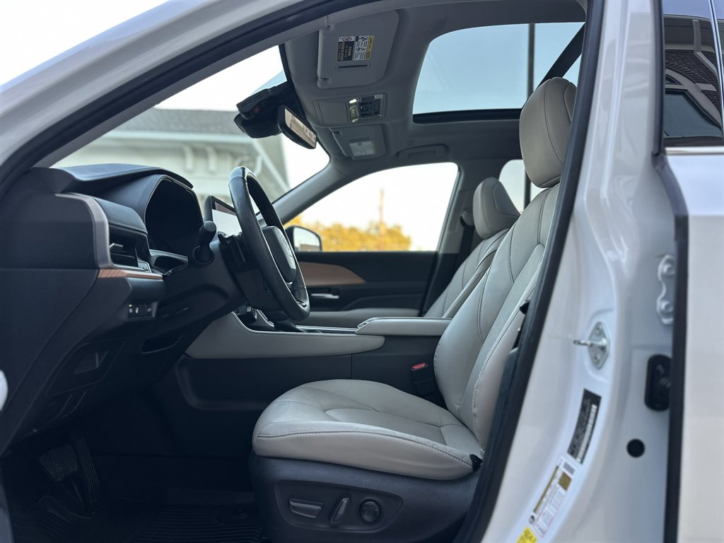 2024 Toyota Highlander - $47,995