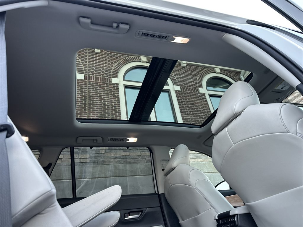 2024 Toyota Highlander - $47,995