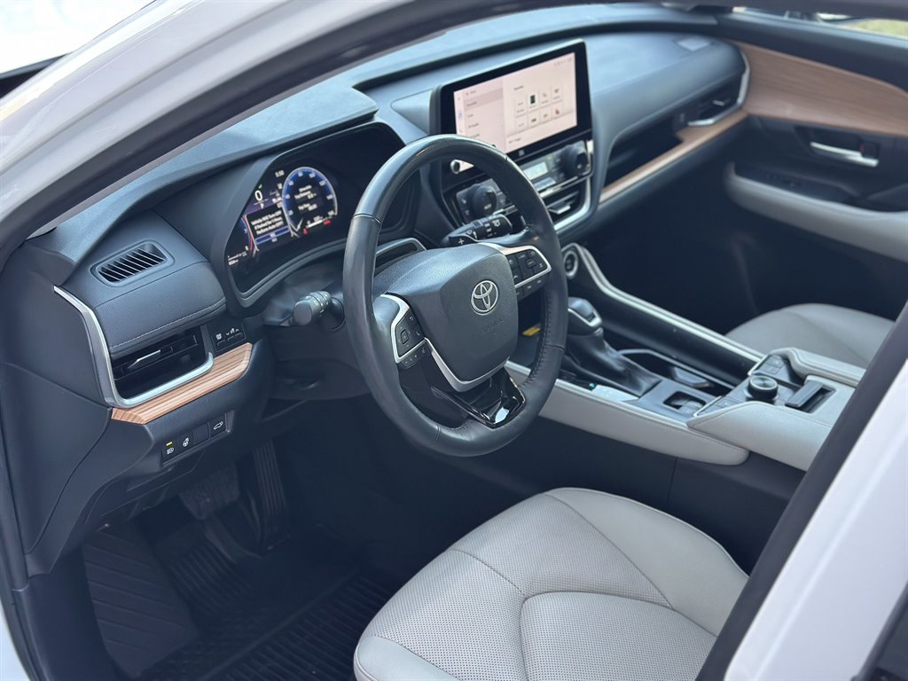 2024 Toyota Highlander - $47,995