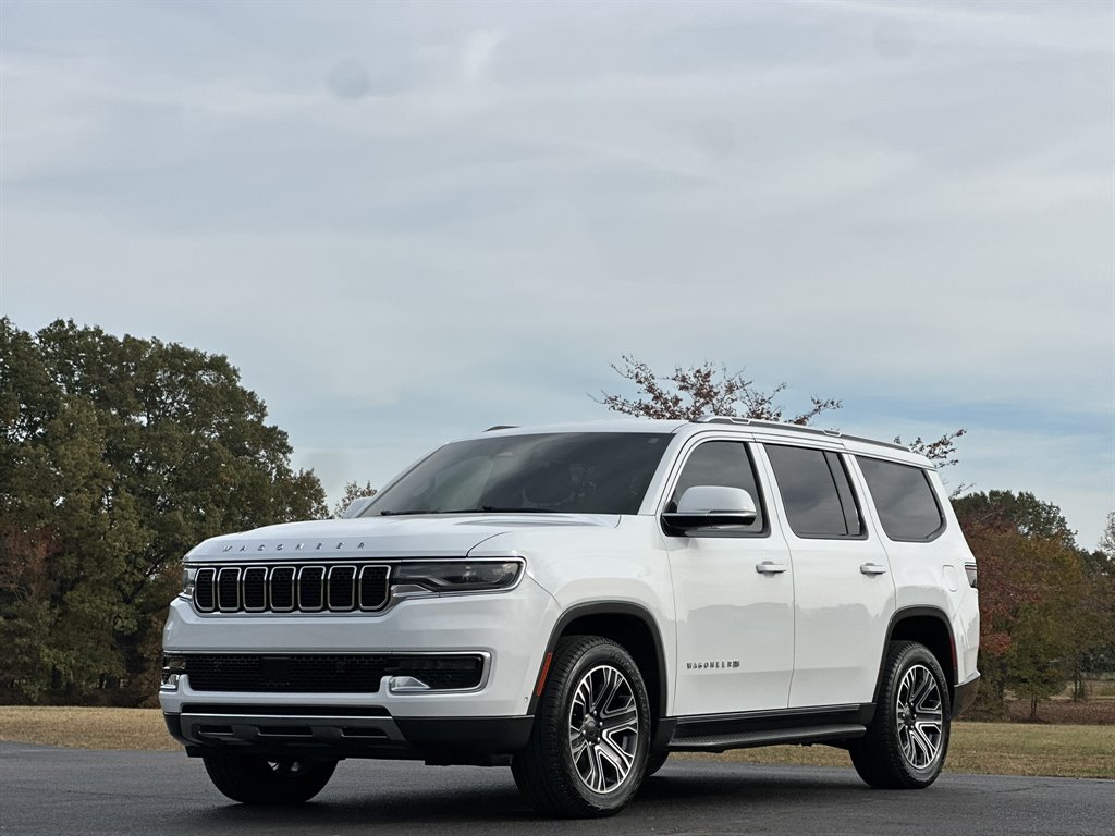 2022 Jeep Wagoneer - $34,995