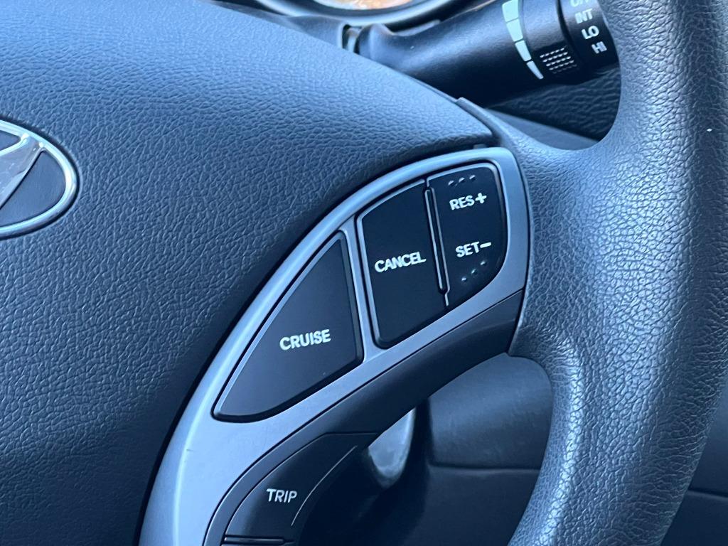 2016 Hyundai Elantra SE photo