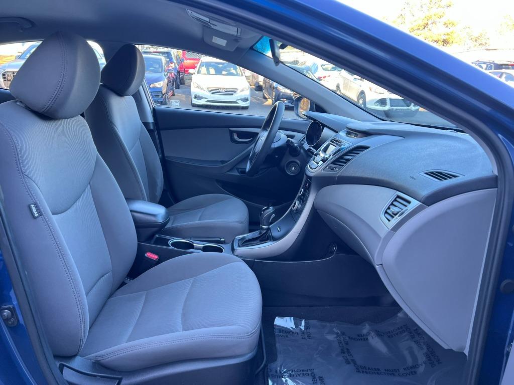 2016 Hyundai Elantra SE photo