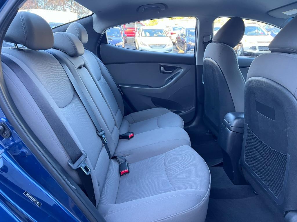 2016 Hyundai Elantra SE photo