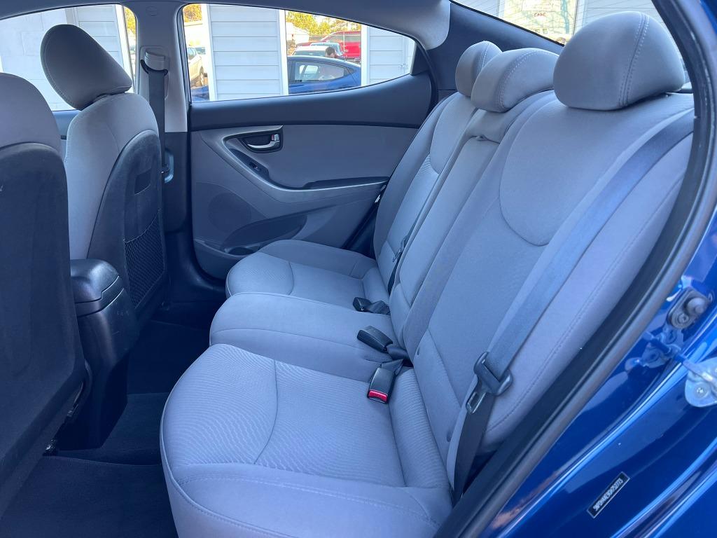 2016 Hyundai Elantra SE photo