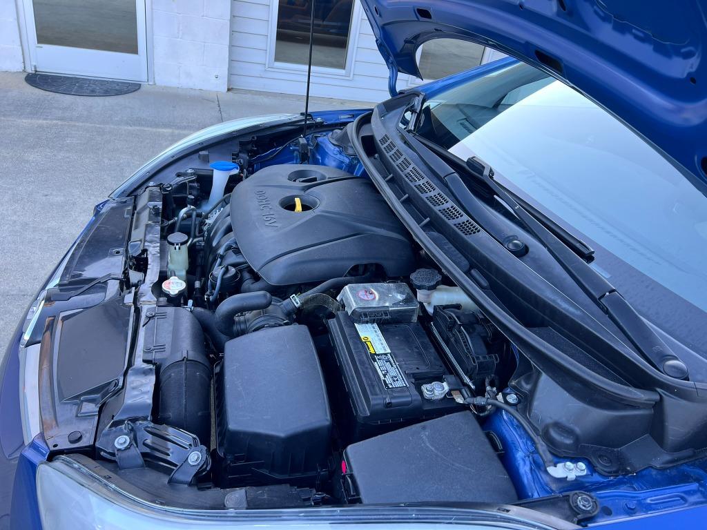 2016 Hyundai Elantra SE photo