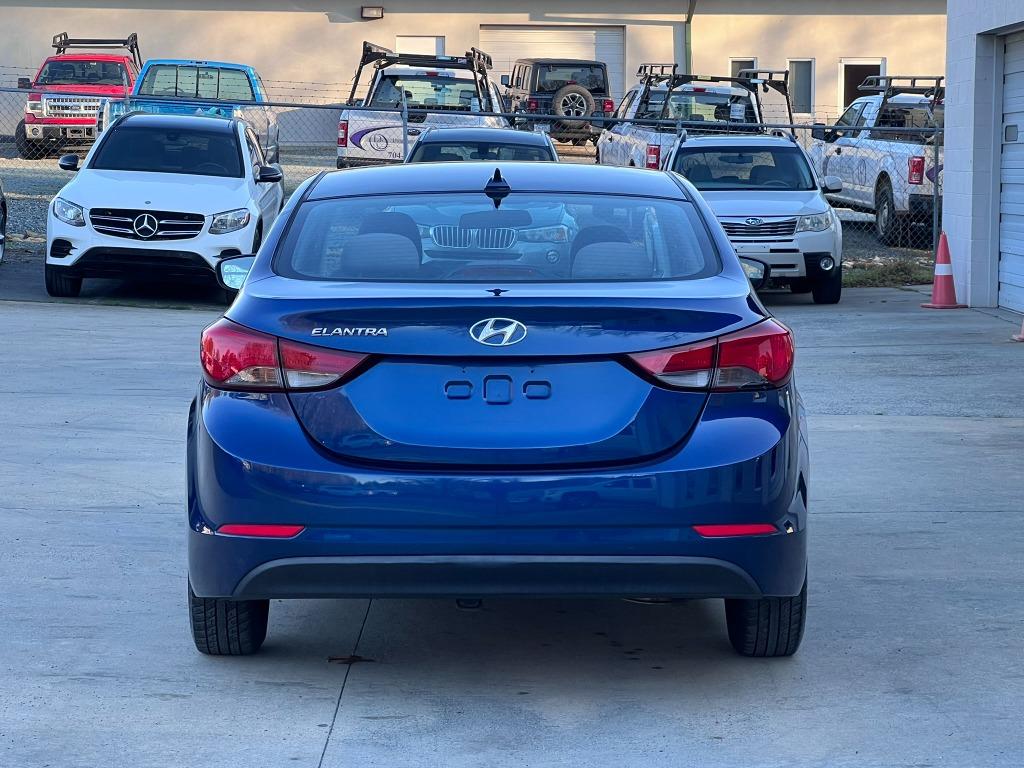 2016 Hyundai Elantra SE photo