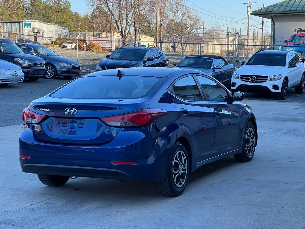 2016 Hyundai Elantra SE photo