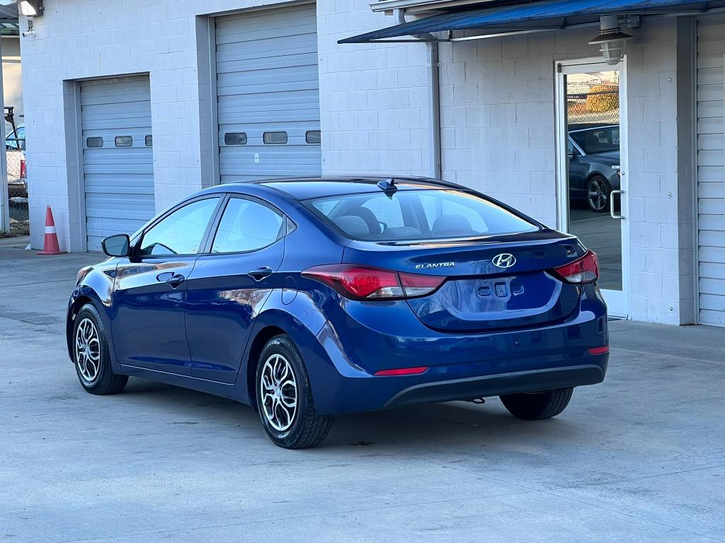 2016 Hyundai Elantra SE photo