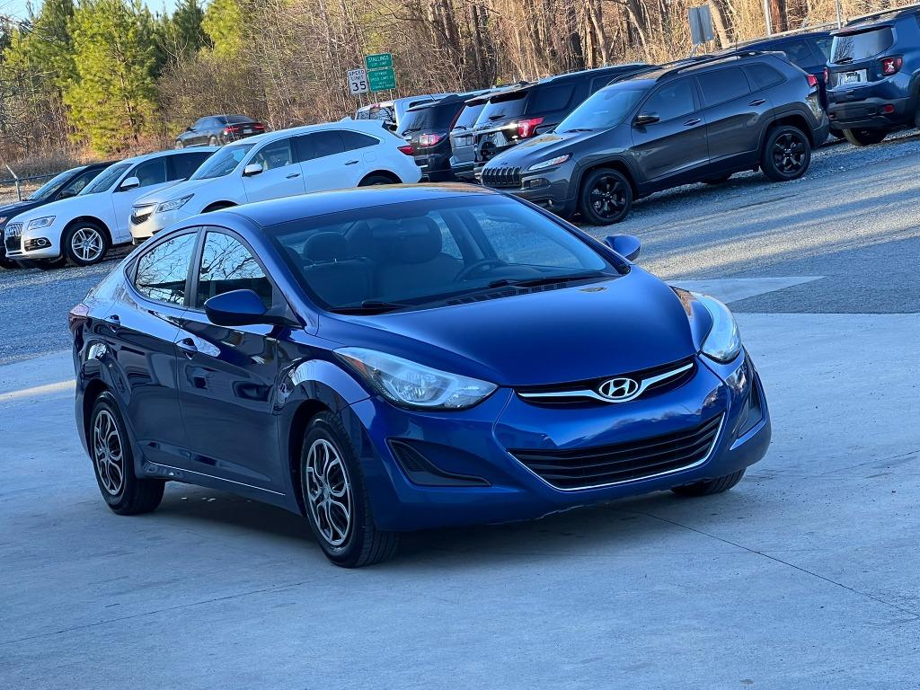 2016 Hyundai Elantra SE photo