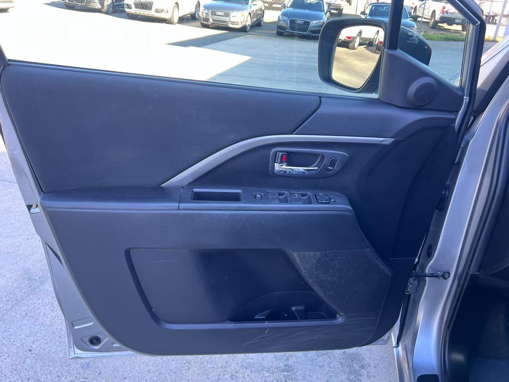 2015 Mazda Mazda5 Sport photo