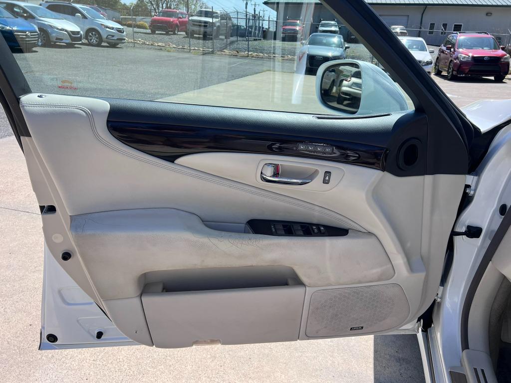 2007 Lexus LS 460 photo