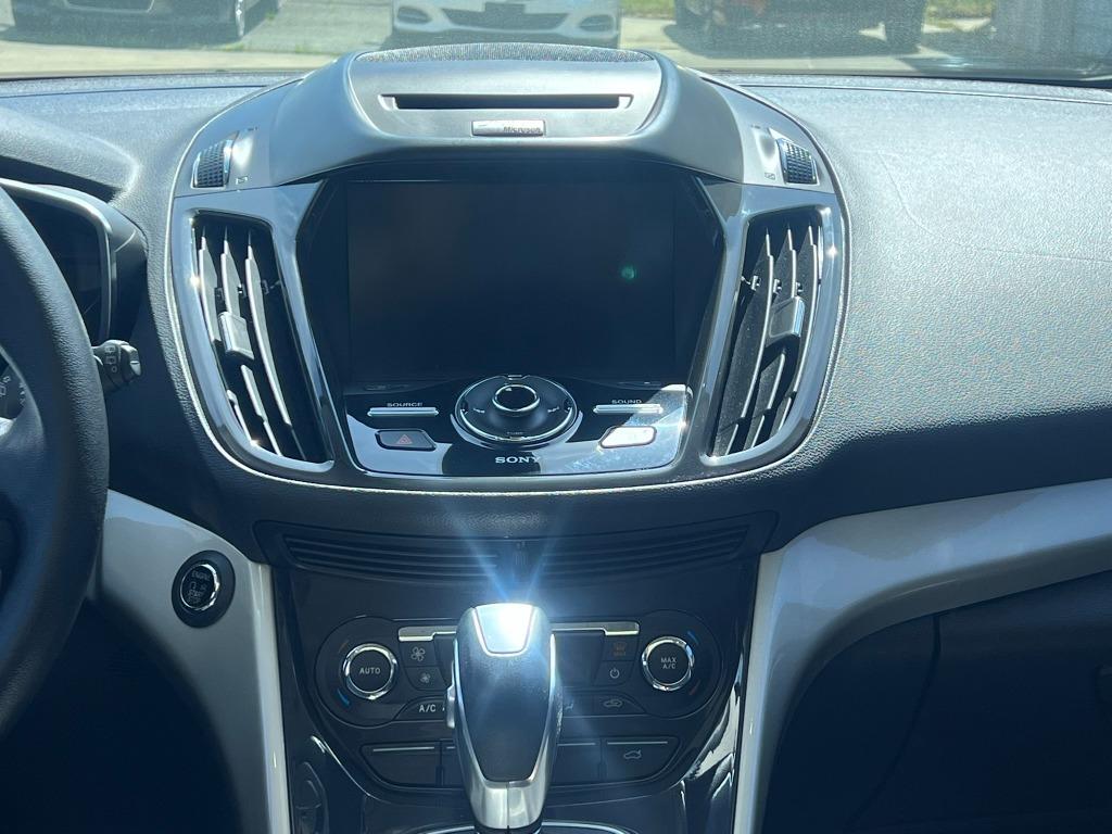 2013 Ford C-Max Hybrid SEL photo