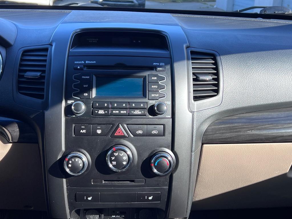 2011 Kia Sorento LX photo