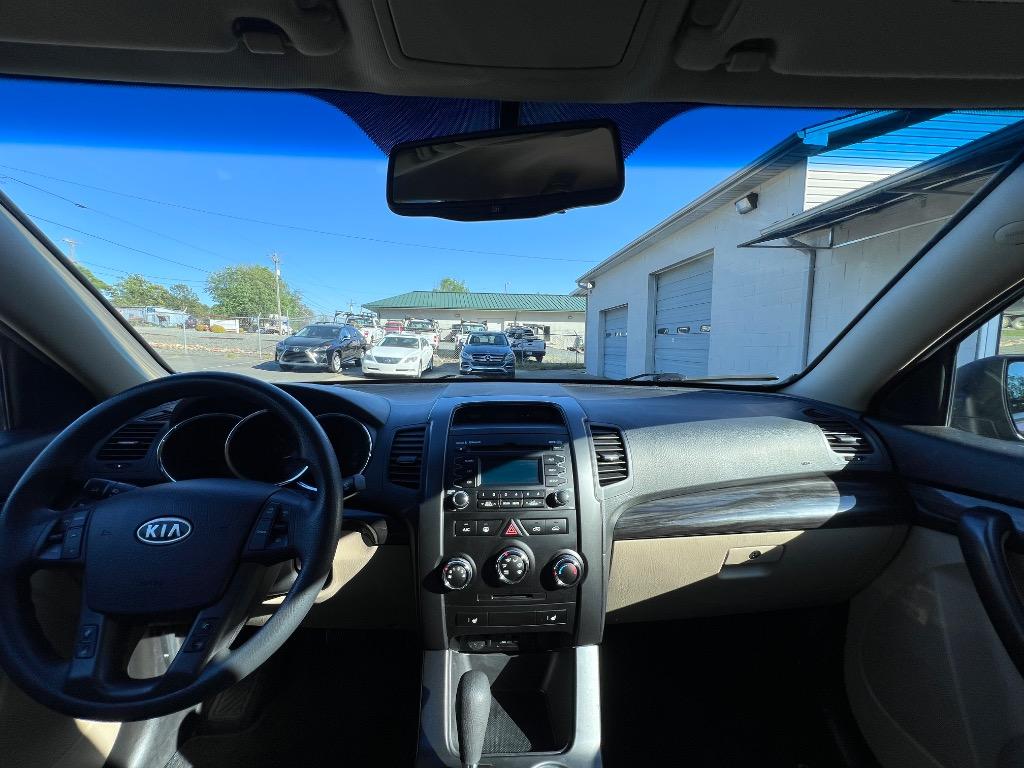 2011 Kia Sorento LX photo